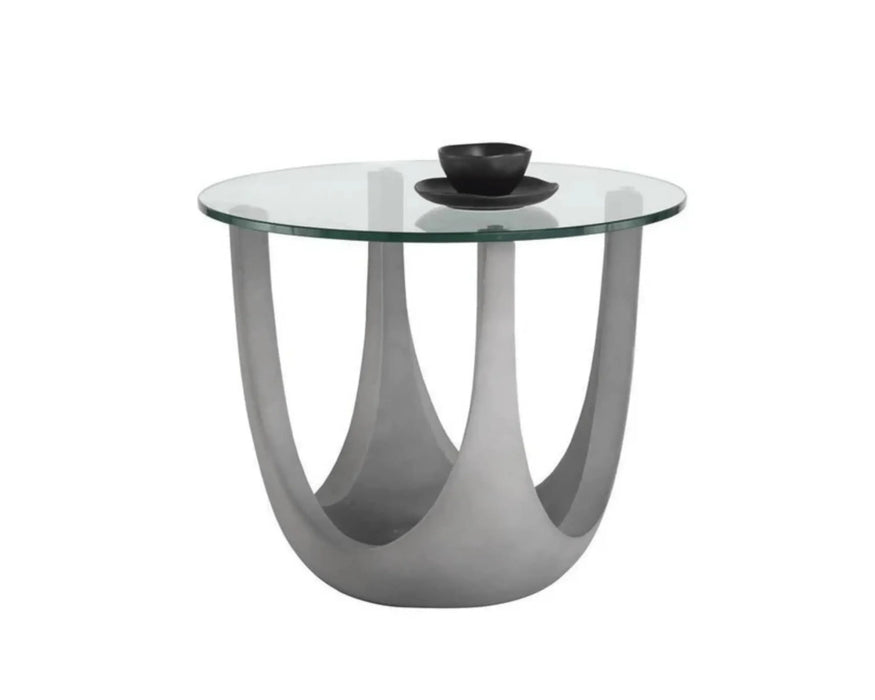 LIA - Table d'appoint 23" béton sculptée