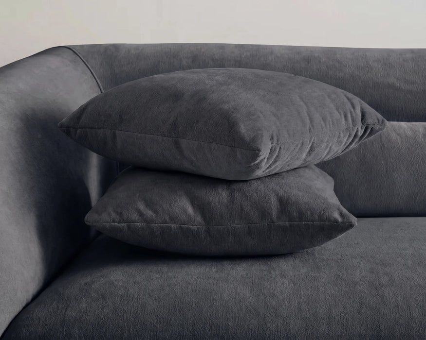 Zoom sur le tissu noir du sofa BALIN
