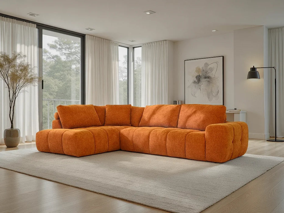 Divan sectionnel Olivia orange dans un salon contemporain