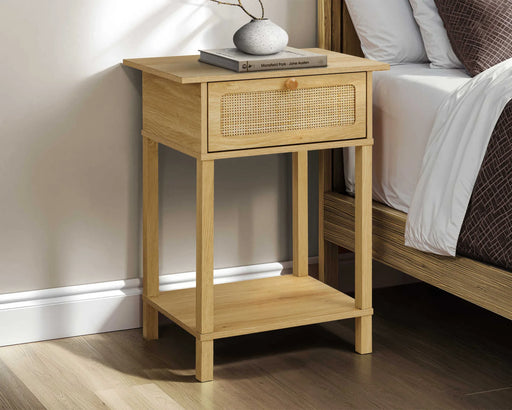 Table de chevet TINA chêne naturel dans une chambre contemporaine